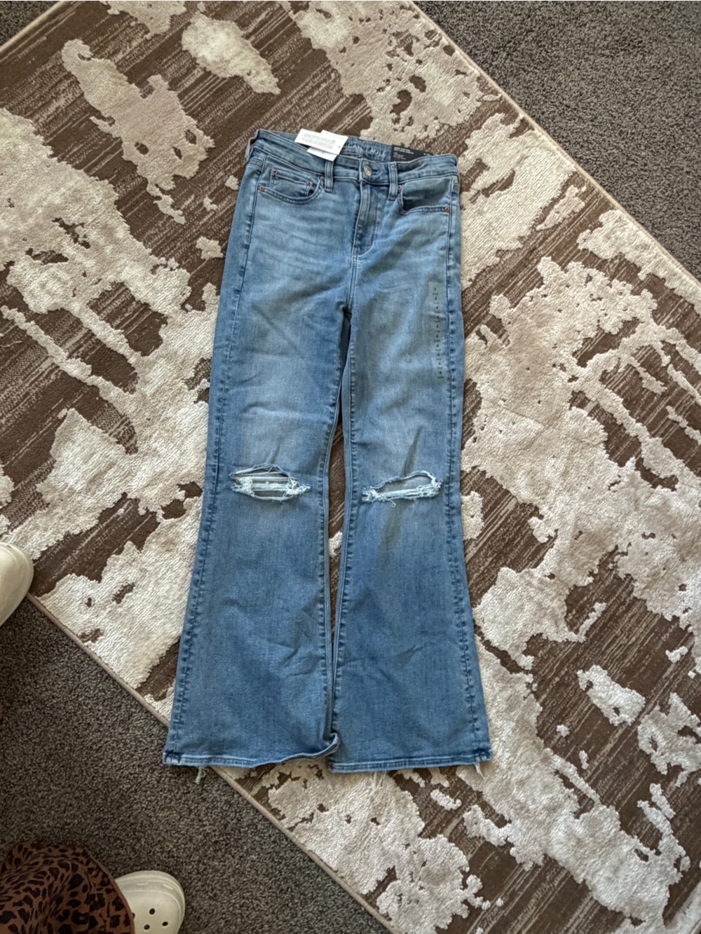 American Eagle flare distressed jeans 👖